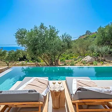 Lithos Art Hotel